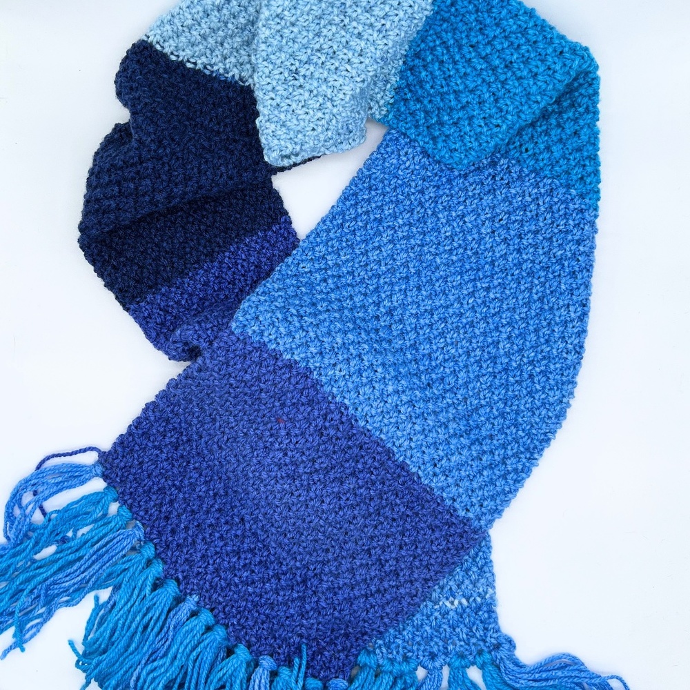 'Into the Deep Blue Sea' fringed scarf in moss stitch - hand knit, new.  NWOT